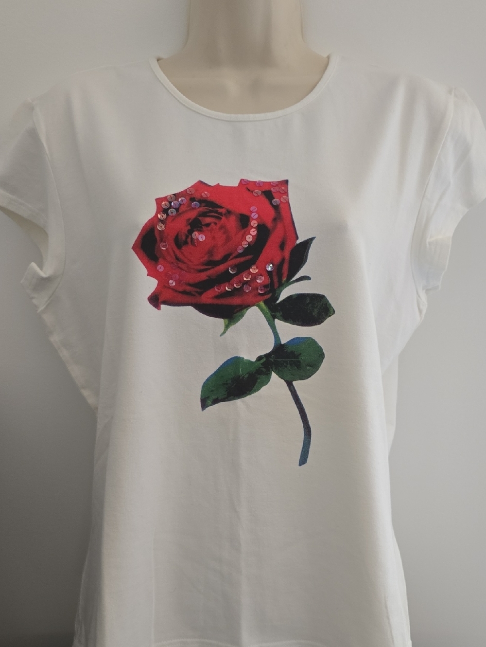 Vintage GAP White Short Sleeve Tee with Red Rose Sequin Graphic NWT XL